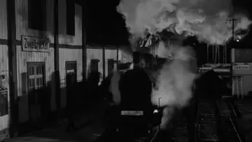 Backdrop to the movie "The Train" #1010428