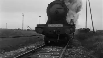 Backdrop to the movie "The Train" #1010433