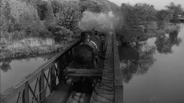 Backdrop to the movie "The Train" #1010436