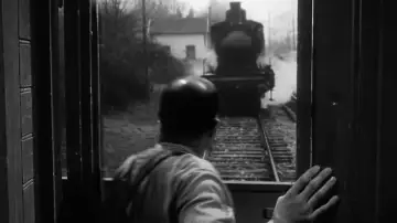 Backdrop to the movie "The Train" #1010441