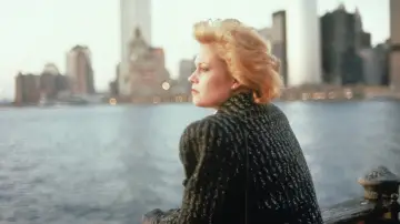 Backdrop to the movie "Working Girl" #923287