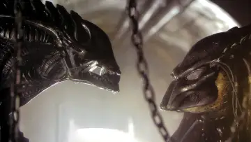 Backdrop to the movie "Aliens vs Predator: Requiem" #839670