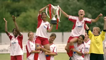 Backdrop to the movie "Bend It Like Beckham" #732381