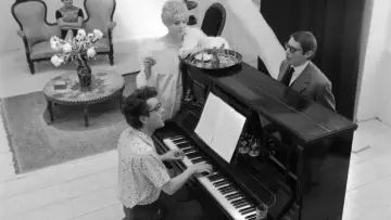 Backdrop to the movie "Cléo from 5 to 7" #1202187