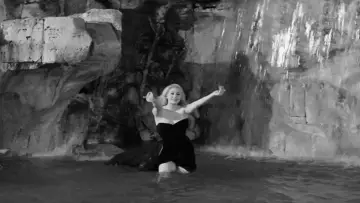 Backdrop to the movie "La Dolce Vita" #750418