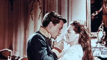Backdrop to the movie "Sissi: The Young Empress" #235818