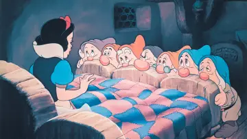 Backdrop to the movie "Snow White and the Seven Dwarfs" #962055