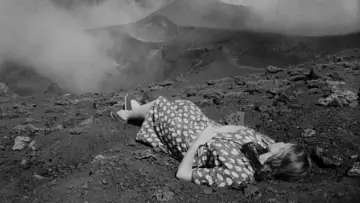 Backdrop to the movie "Stromboli" #1086854