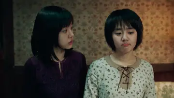 Backdrop to the movie "A Tale of Two Sisters" #810948