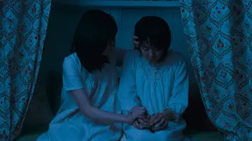 Backdrop to the movie "A Tale of Two Sisters" #810993