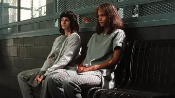 Backdrop to the movie "Gothika" #697533