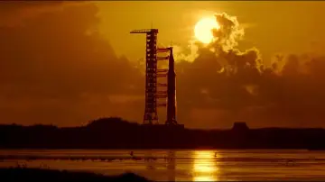 Backdrop to the movie "Apollo 13" #783919