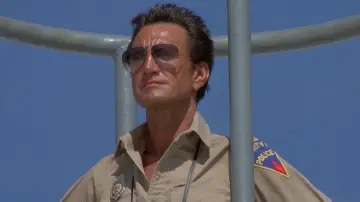 Backdrop to the movie "Jaws 2" #789984