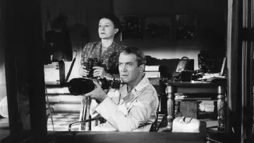 Backdrop to the movie "Rear Window" #961740
