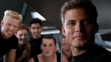Backdrop to the movie "Starship Troopers" #244055