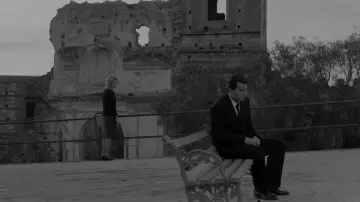 Backdrop to the movie "L