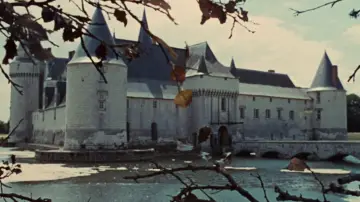 Backdrop to the movie "Donkey Skin" #989648
