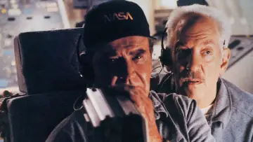 Backdrop to the movie "Space Cowboys" #869190