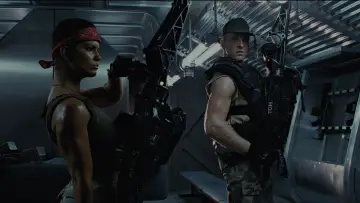 Backdrop to the movie "Aliens" #752046
