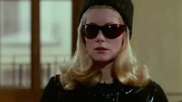 Backdrop to the movie "Belle de Jour" #729854