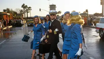 Backdrop to the movie "Catch Me If You Can" #1155878