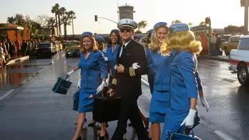 Backdrop to the movie "Catch Me If You Can" #960754