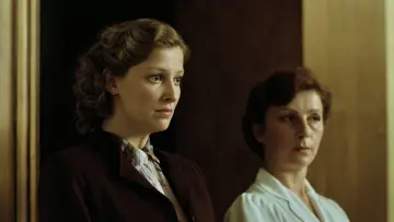 Backdrop to the movie "Downfall" #1578597
