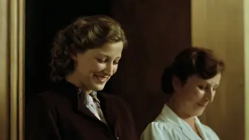 Backdrop to the movie "Downfall" #1578598