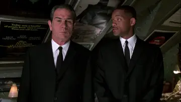 Backdrop to the movie "Men in Black II" #317881