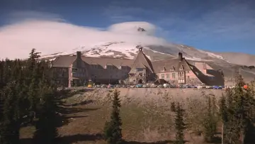 Backdrop to the movie "The Shining" #959030