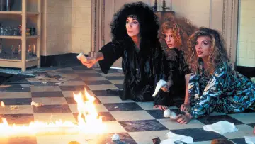 Backdrop to the movie "The Witches of Eastwick" #924297