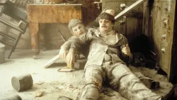 Backdrop to the movie "MouseHunt" #281751