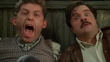 Backdrop to the movie "MouseHunt" #853926