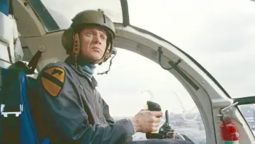 Backdrop to the movie "Blue Thunder" #301007