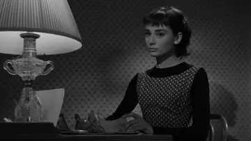 Backdrop to the movie "Sabrina" #868798