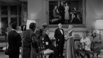 Backdrop to the movie "Sabrina" #868805