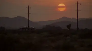 Backdrop to the movie "UFOria" #1126895