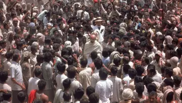 Backdrop to the movie "Gandhi" #208317