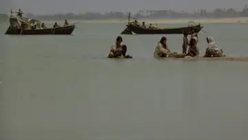 Backdrop to the movie "Gandhi" #986223