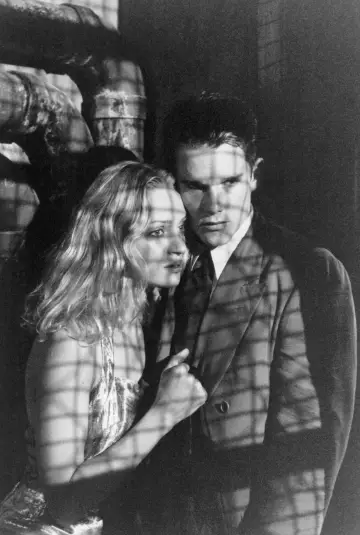 Poster to the movie "Gattaca" #656217