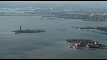 Backdrop to the movie "Home Alone 2: Lost in New York" #567224