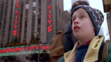 Backdrop to the movie "Home Alone 2: Lost in New York" #567476