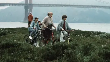 Backdrop to the movie "Mrs. Doubtfire" #583787
