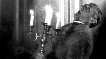 Backdrop to the movie "Vampyr" #988789