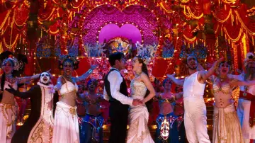 Backdrop to the movie "Moulin Rouge!" #802130