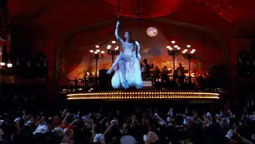 Backdrop to the movie "Moulin Rouge!" #802175