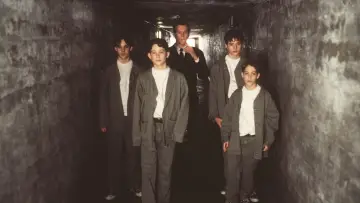 Backdrop to the movie "Sleepers" #205676