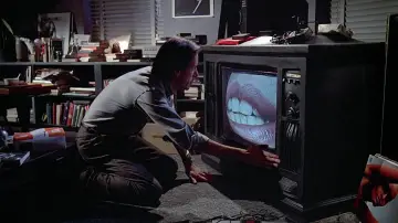 Backdrop to the movie "Videodrome" #694366