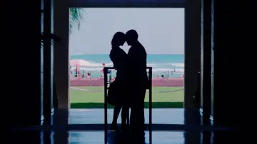 Backdrop to the movie "Punch-Drunk Love" #642877