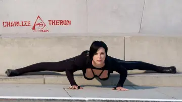 Backdrop to the movie "Æon Flux" #332965